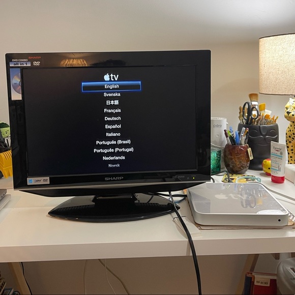 First Generation Apple TV - Picture 2 of 4